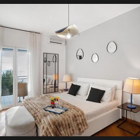 Mamariviera Home Holidays Sanremo - Casa Vista Mare Con Piscina Екстериор снимка