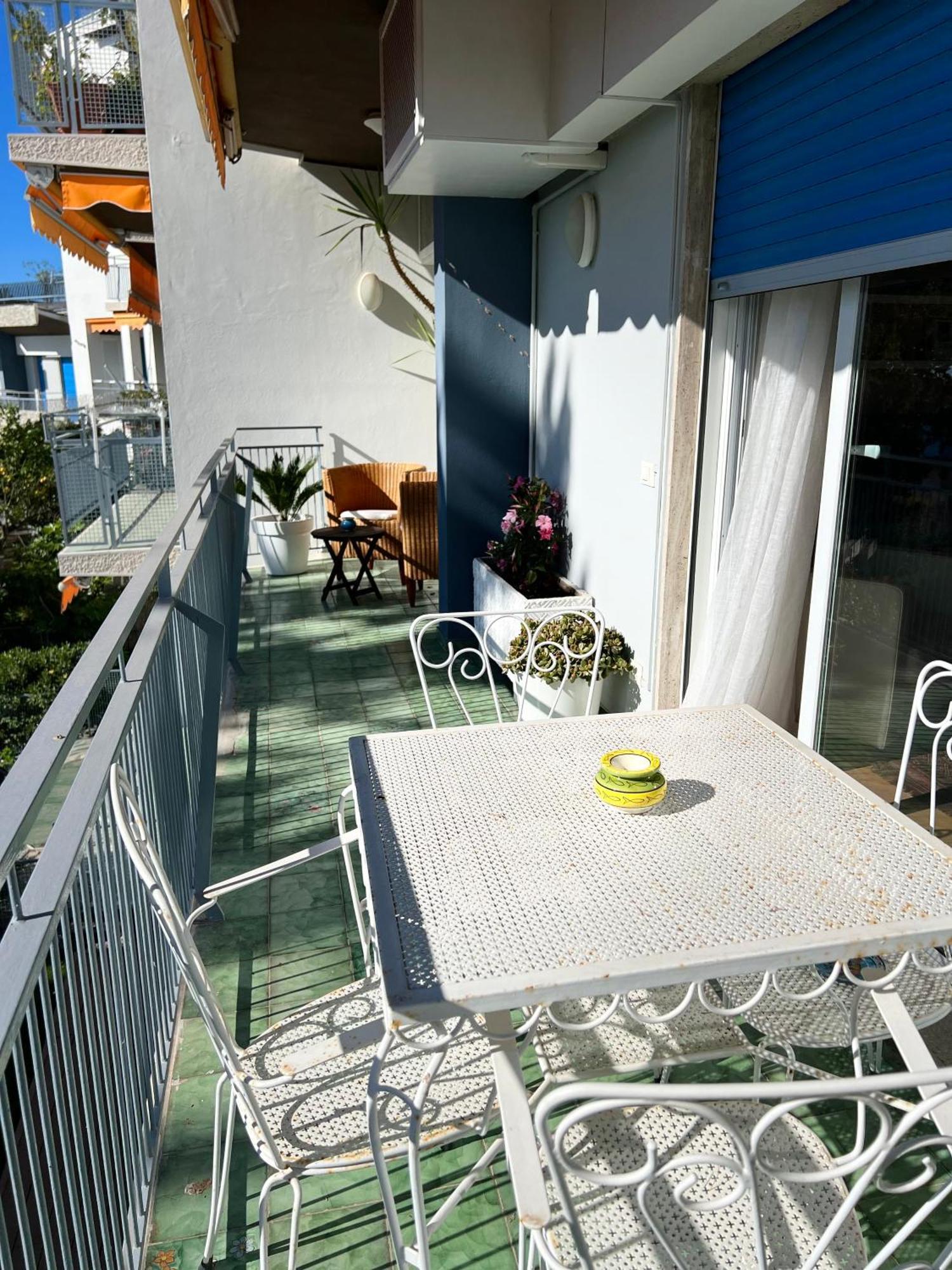 Mamariviera Home Holidays Sanremo - Casa Vista Mare Con Piscina Екстериор снимка