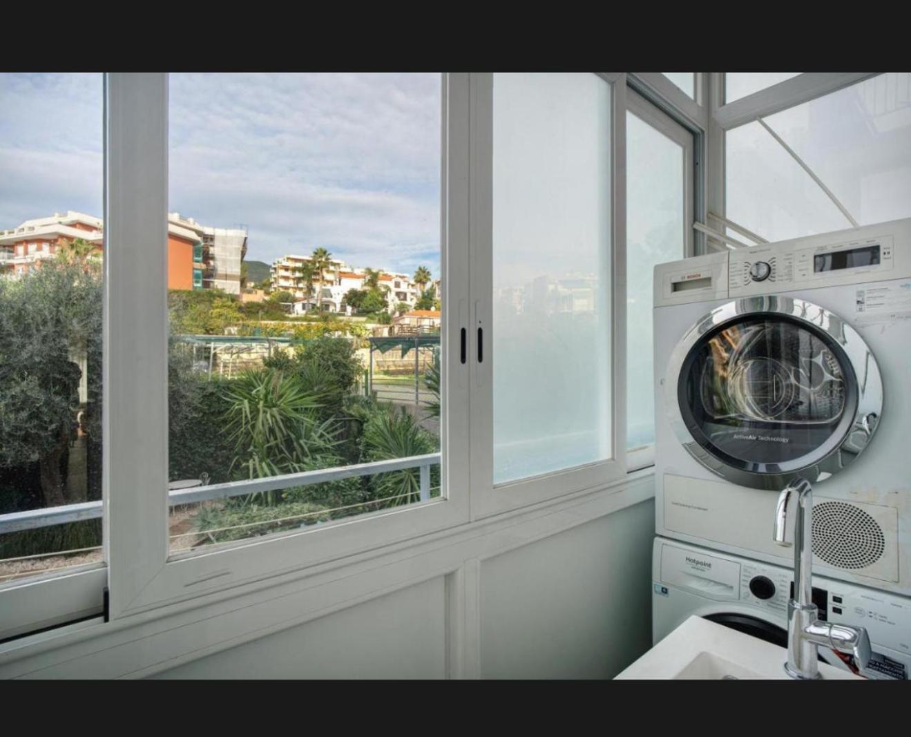 Mamariviera Home Holidays Sanremo - Casa Vista Mare Con Piscina Екстериор снимка