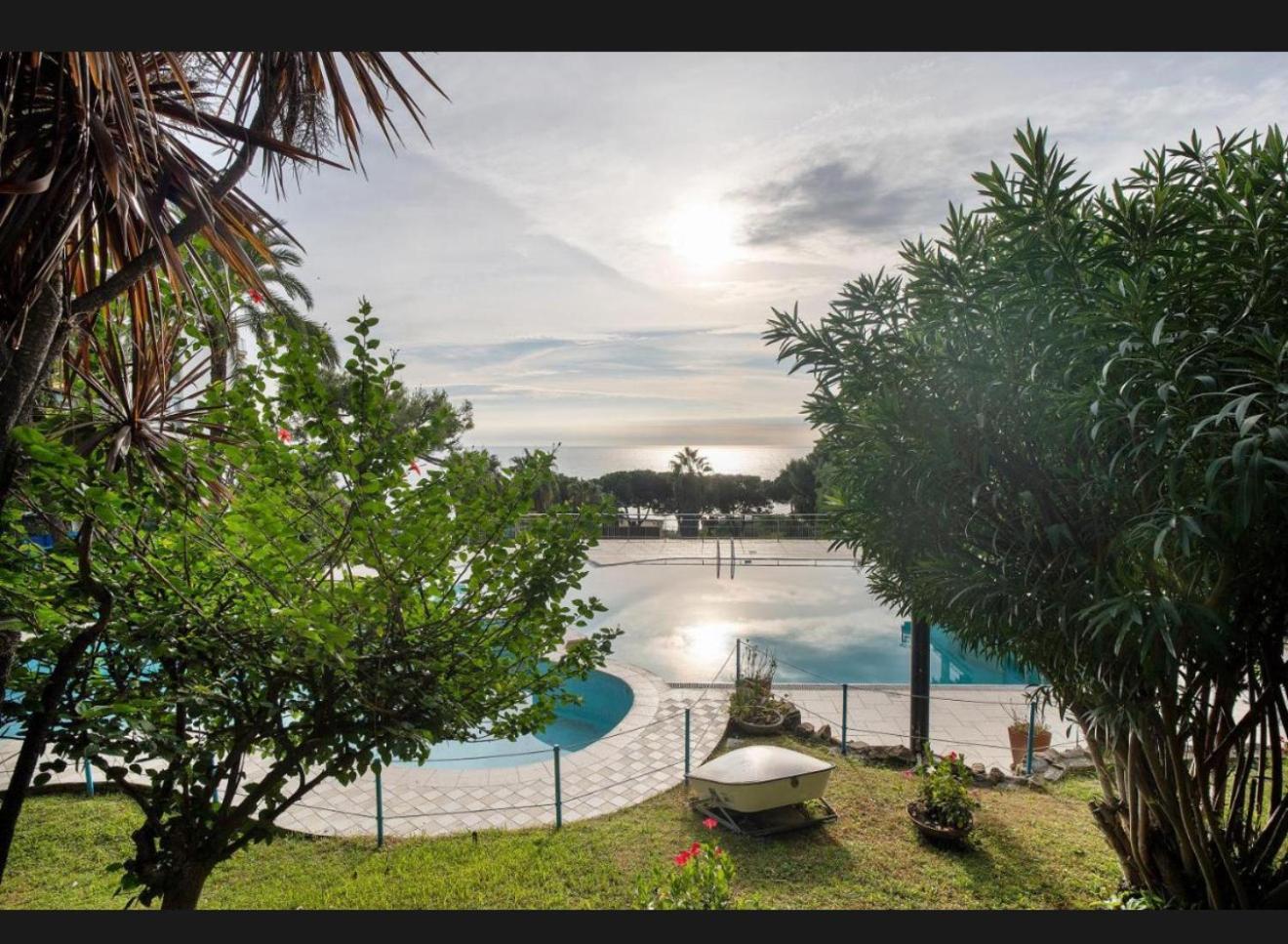 Mamariviera Home Holidays Sanremo - Casa Vista Mare Con Piscina Екстериор снимка
