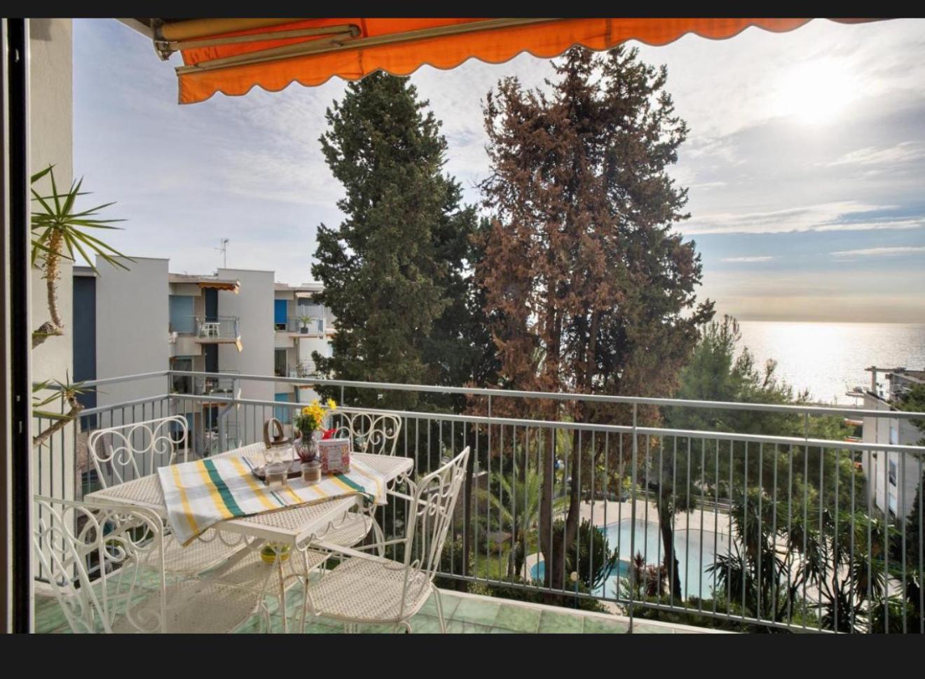 Mamariviera Home Holidays Sanremo - Casa Vista Mare Con Piscina Екстериор снимка